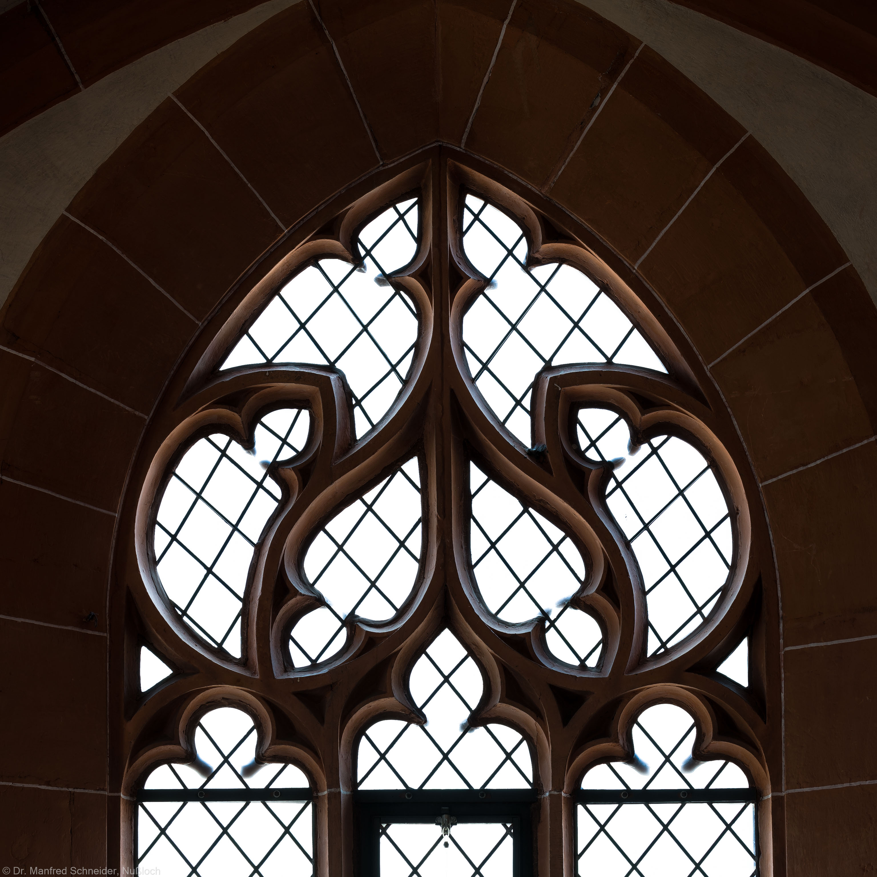 Heidelberg - Heiliggeistkirche - Westbau - Nordemporenebene - Nordwestseite - Fenstermaßwerk nach Norden (aufgenommen im Juni 2015, am späten Vormittag)