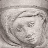 Heidelberg - Heiliggeistkirche - Nordempore - Nordseite - 1. Figur am unteren Dienstabschluß, von Westen aus gezählt (aufgenommen im Juni 2015, am späten Vormittag)