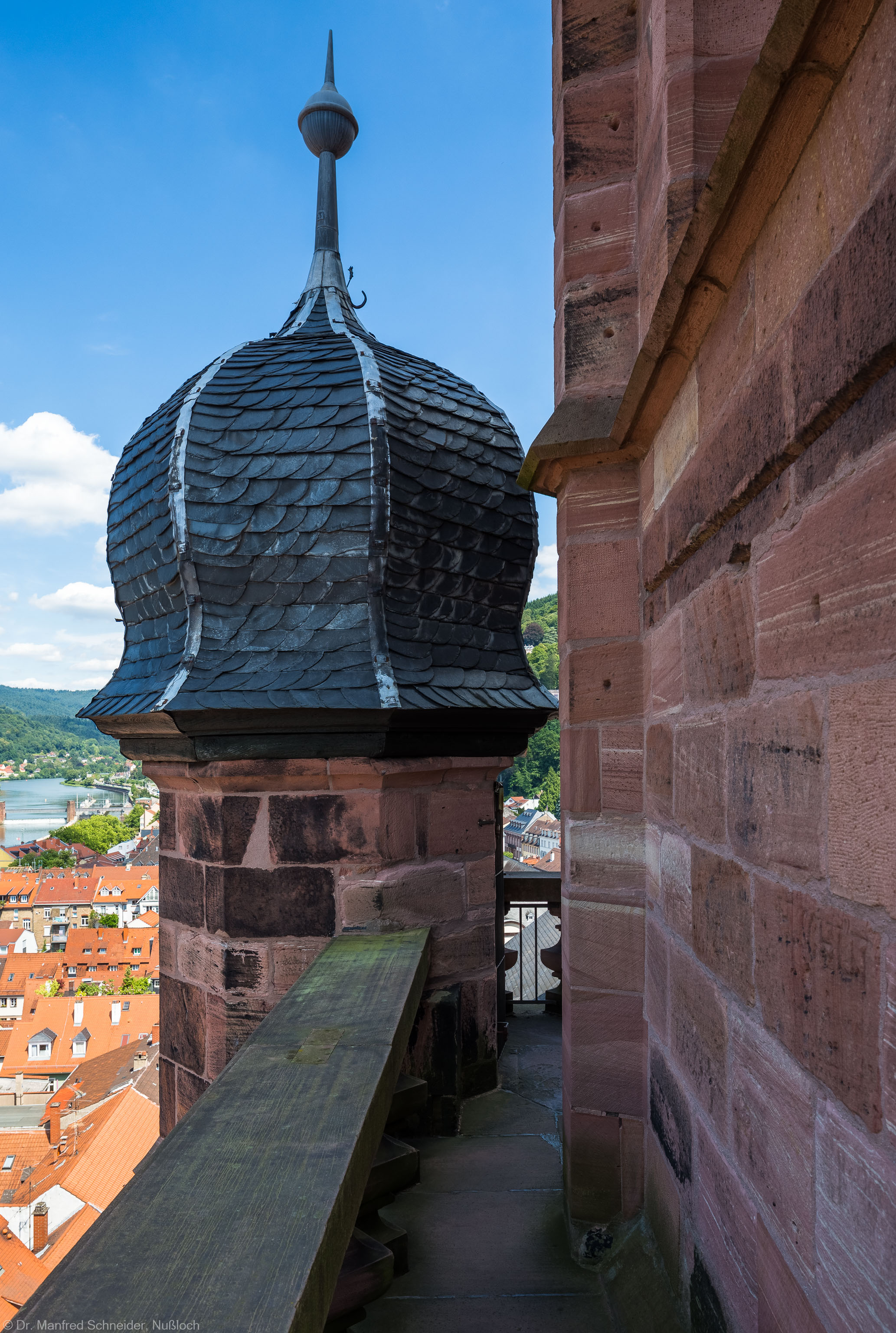 Heidelberg - Heiliggeistkirche - Turm - Blick von Westen auf den Turmaufgang mit der Zwiebelhaube (aufgenommen im Juli 2015, am Nachmittag)