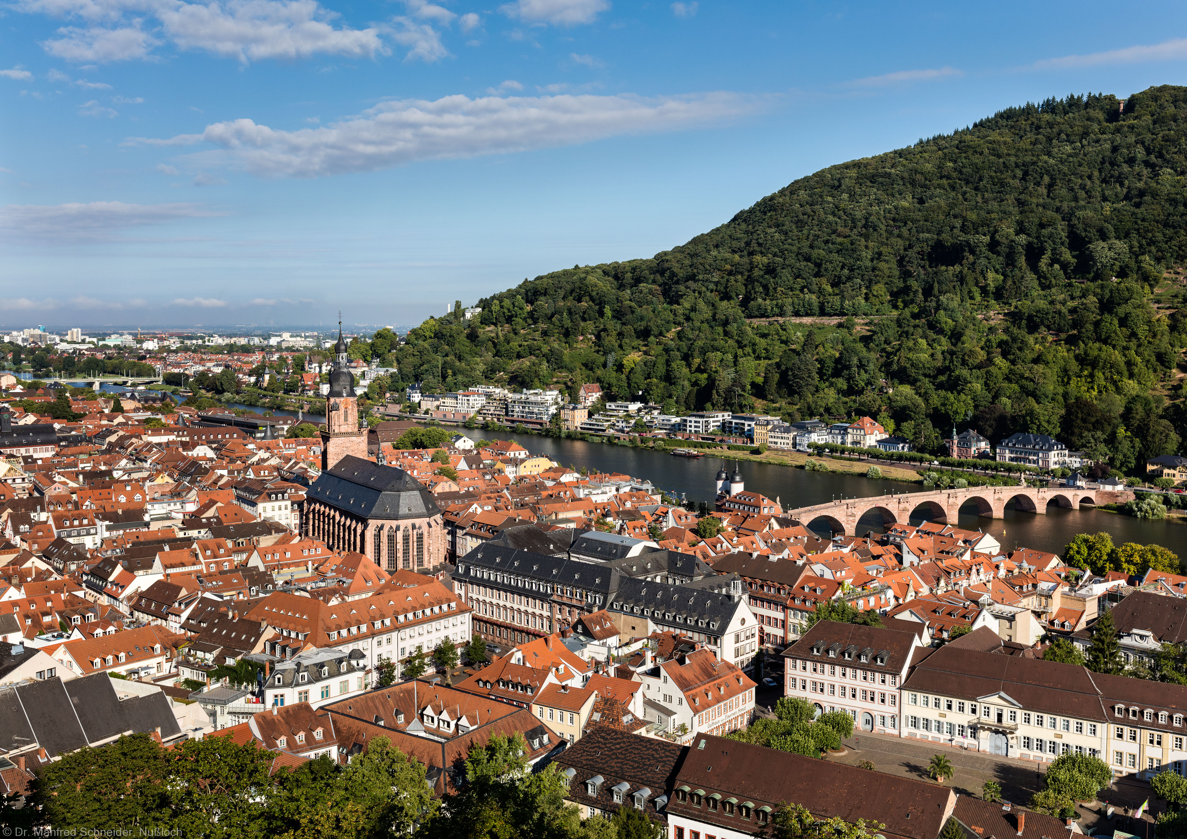 Heidelberg - Heiliggeistkirche - Südostseite - Blick vom Schloss auf Heidelberg und die Südostseite der Heiliggeistkirche (aufgenommen im August 2015, am Vormittag)