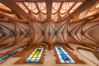 Heidelberg - Heiliggeistkirche - Nördliches Seitenschiff - Gesamtansicht des Gewölbes, vom Zentrum des Seitenschiffs aus gesehen (aufgenommen im September 2015, am frühen Nachmittag)