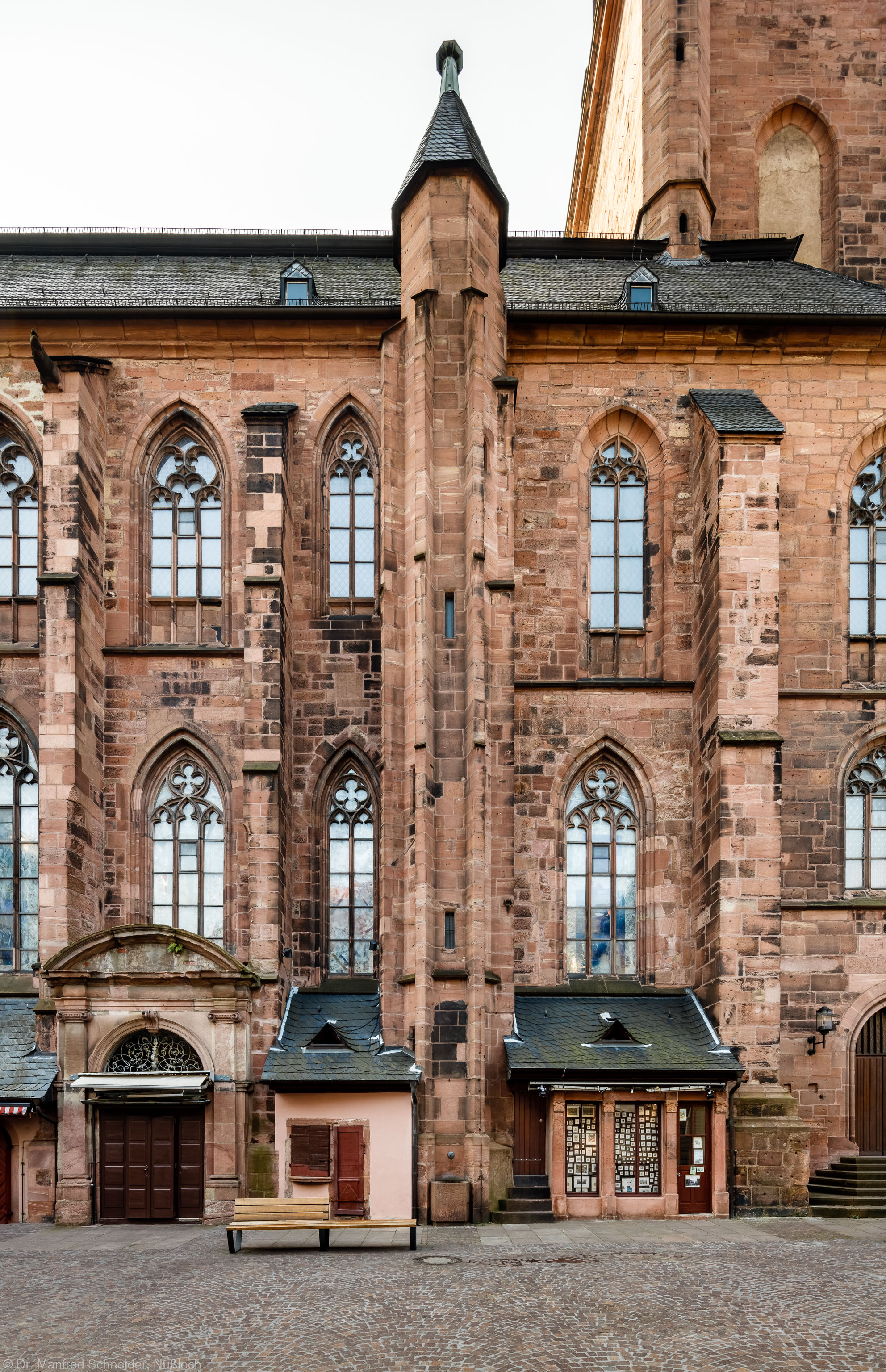 Heidelberg - Heiliggeistkirche - Aussen / Nord - Treppenturm - Blick auf den Aufgang zur Empore und zum Turm (aufgenommen im Oktober 2015, am späten Vormittag)
