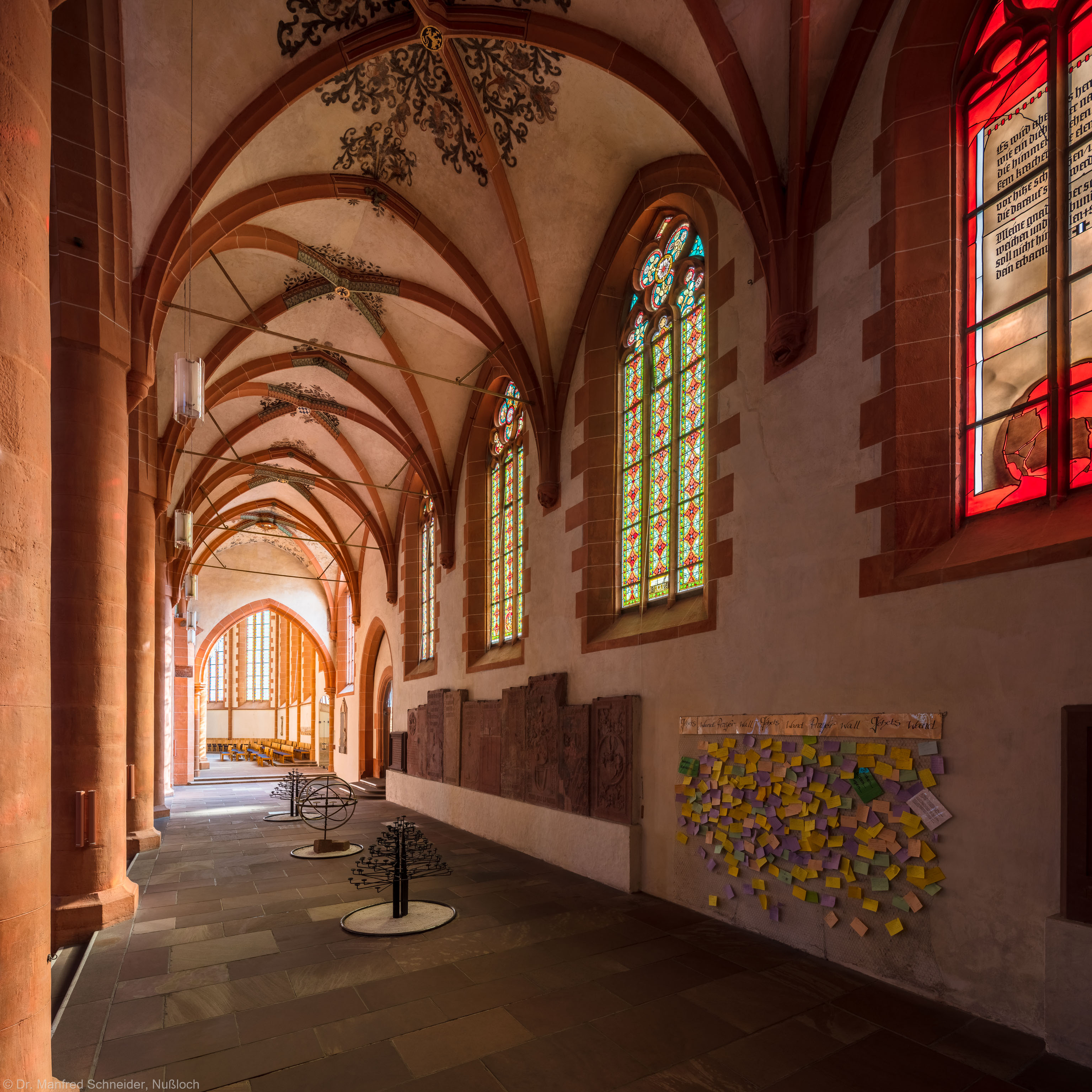 Heidelberg - Heiliggeistkirche - Südschiff - Blick von Nordwest auf das Schiff und in den Chor (aufgenommen im Oktober 2015, um die Mittagszeit)