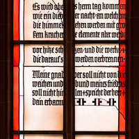 Heidelberg - Heiliggeistkirche - Südschiff - 1. Joch, von Westen aus gezählt - Gesamtaufnahme des "Physik-Fensters" von Johannes Schreiter (aufgenommen im Oktober 2015, am späten Vormittag)